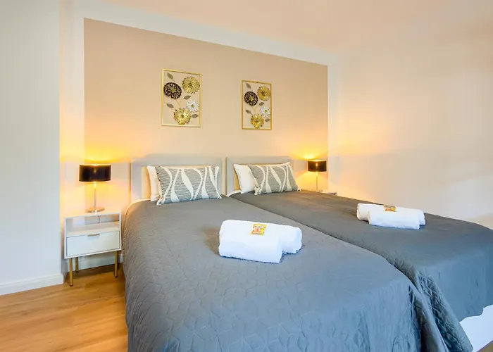 Immostay #3 - Penthouse Mit Zwei Balkonen & Seeblick, Parking & Wifi Apartment