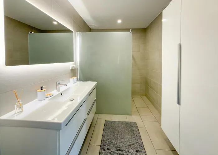 Immostay #3 - Penthouse Mit Zwei Balkonen & Seeblick, Parking & Wifi Apartment Bremen