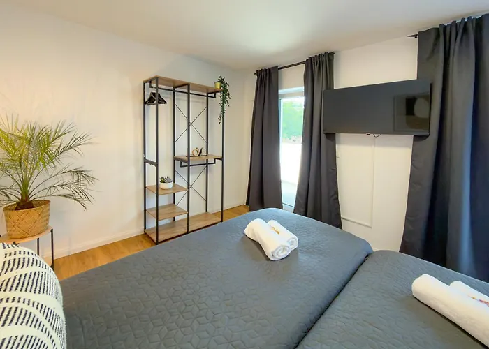 Immostay #3 - Penthouse Mit Zwei Balkonen & Seeblick, Parking & Wifi Bremen