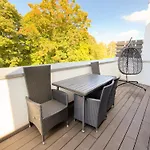 Apartment Immostay #3 - Penthouse Mit Zwei Balkonen&seeblick, Parking&wifi
