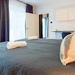 Apartment Immostay #3 - Penthouse Mit Zwei Balkonen&seeblick, Parking&wifi Bremen
