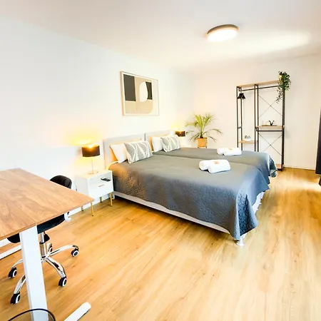アパート Immostay #3 - Penthouse Mit Zwei Balkonen & Seeblick, Parking & Wifi
