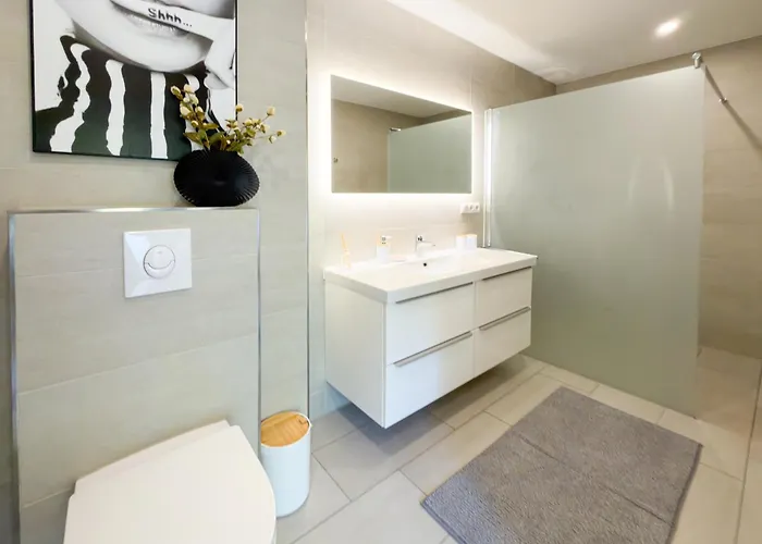 Immostay #3 - Penthouse Mit Zwei Balkonen & Seeblick, Parking & Wifi 公寓 不莱梅