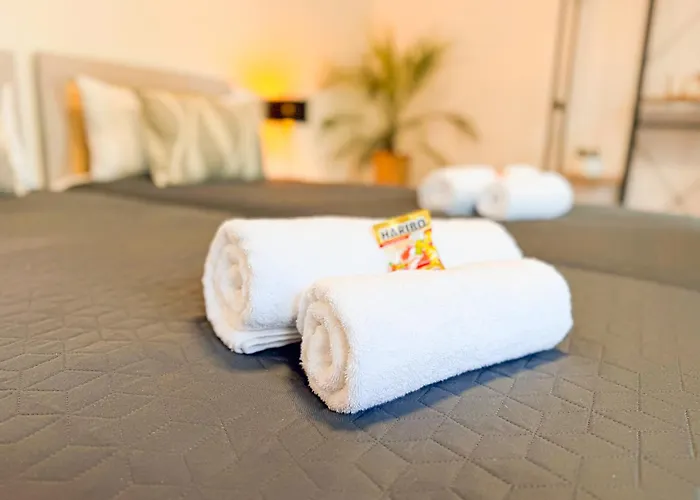 Immostay #3 - Penthouse Mit Zwei Balkonen & Seeblick, Parking & Wifi 아파트 *