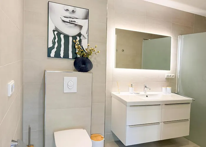 Immostay #3 - Penthouse Mit Zwei Balkonen & Seeblick, Parking & Wifi 公寓 不莱梅